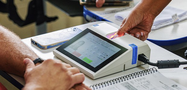 Identificação biométrica de eleitor nas Eleições 2026