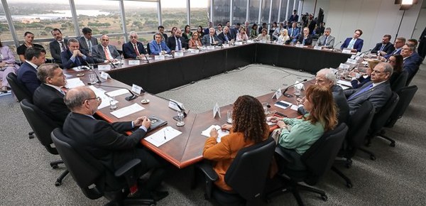 Presidente do TRE-ES participa de reunião com o presidente do TSE