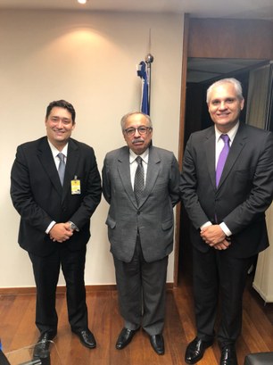 TRE-ES Doutor Aldary Nunes Junior e Doutor Delmiro Dantas Campos Neto anunciam a homenagem ao Ministro Og Fernandes TRE-ES Doutor Aldary Nunes Junior e Doutor Delmiro Dantas Campos Neto anunciam a homenagem ao M...