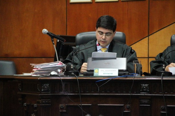 TRE-ES Dr. Adriano Athayde Coutinho TRE-ES Dr. Adriano Athayde Coutinho