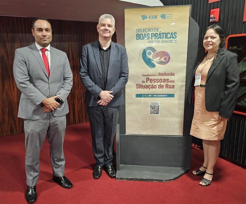 TRE-ES é premiado pelo TSE por projeto de atendimento às pessoas em situação de rua .