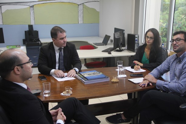 TRE-ES EJE-ES se reúne com coordenadores dos cursos de Direito da Multivix, UVV e FDCI .
