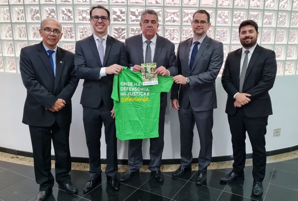 TRE-ES recebe presidente da Adepes .